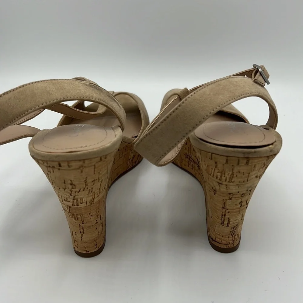 CHARLES BY CHARLES DAVID BEIGE 10M WEDGE HEELS